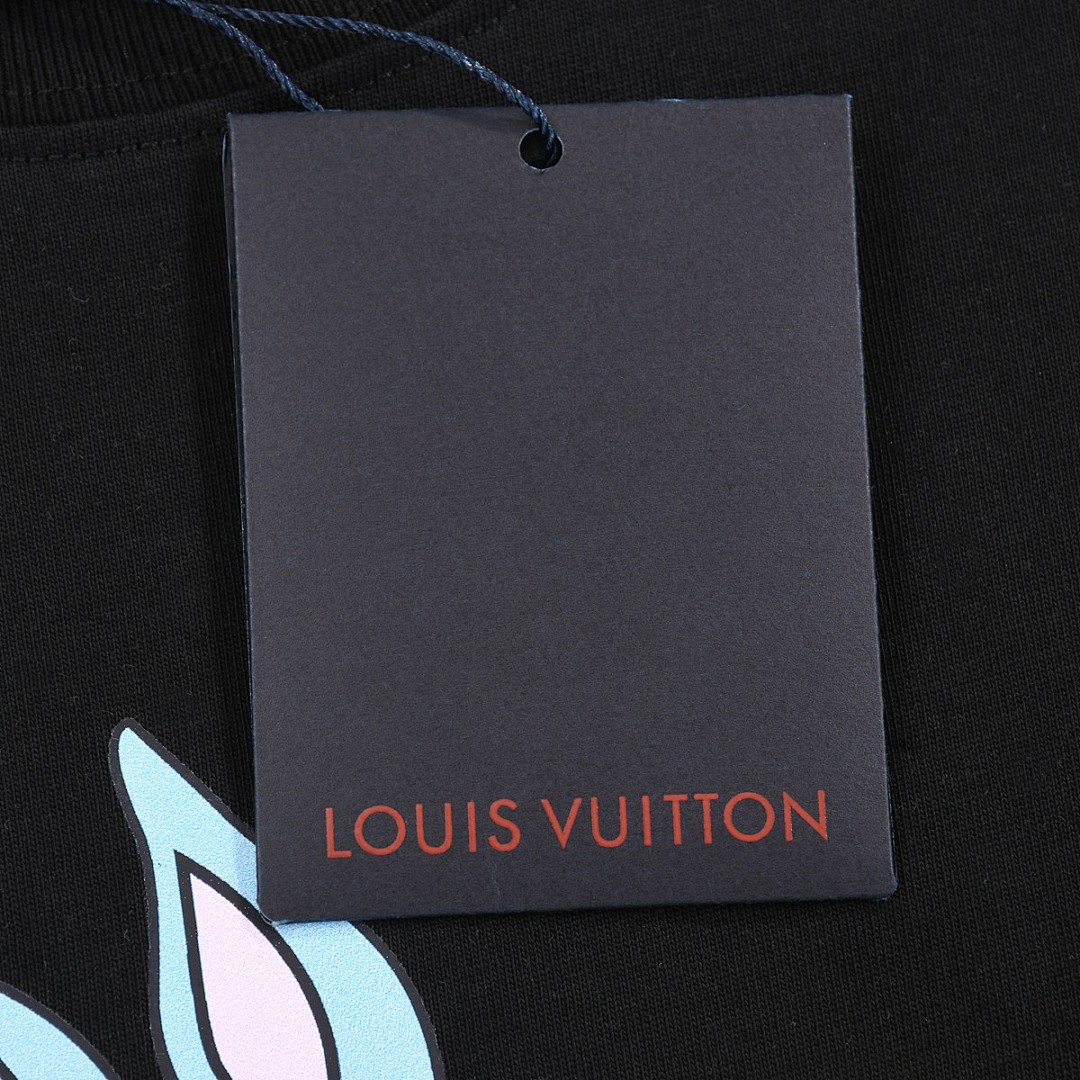 Louis Vuitton T-Shirt Style 465 detail view 1