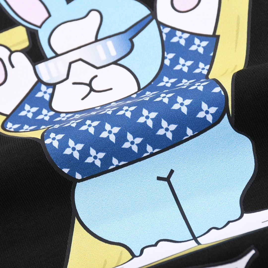 Louis Vuitton T-Shirt Style 465 detail view 2