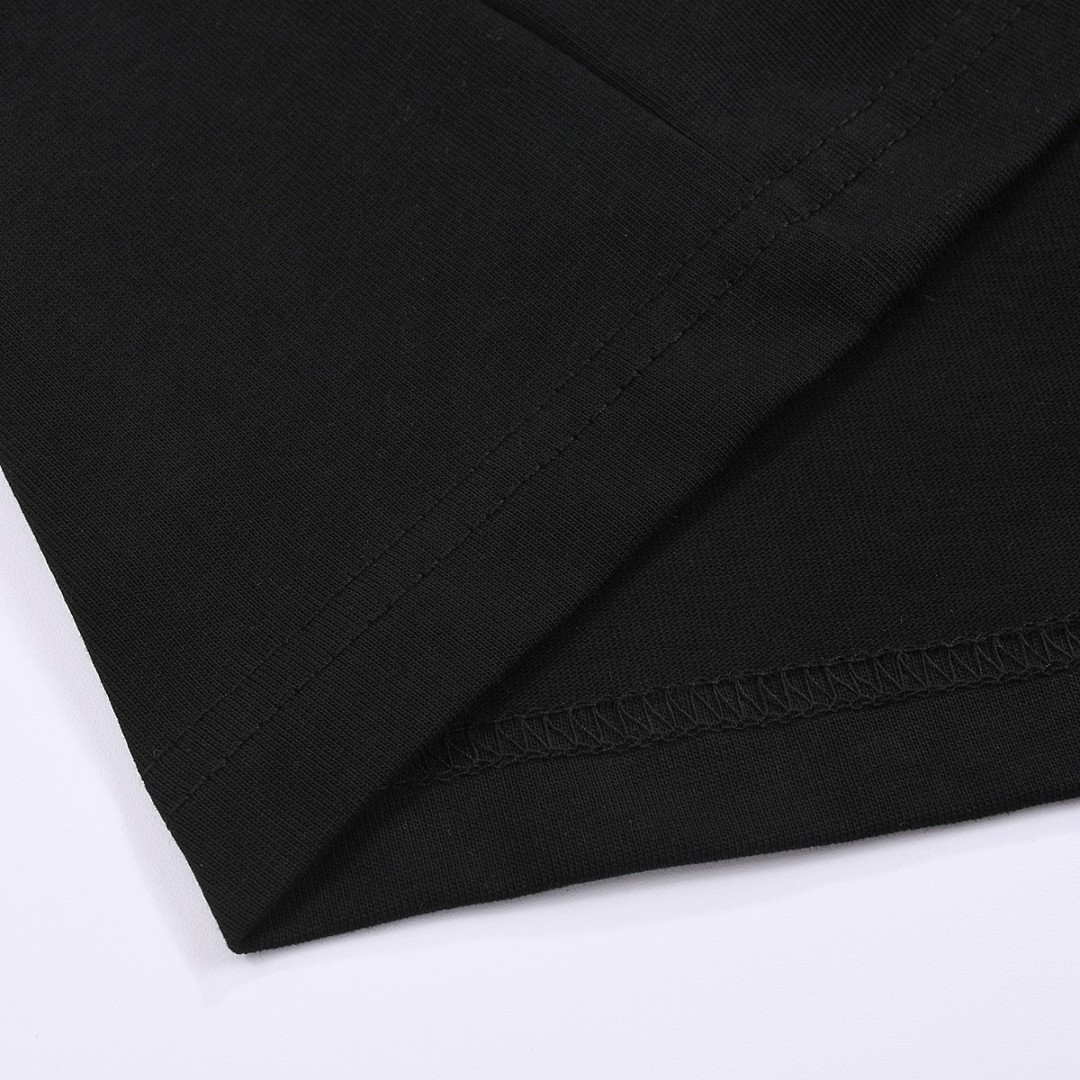 Louis Vuitton T-Shirt Style 466 detail view 3