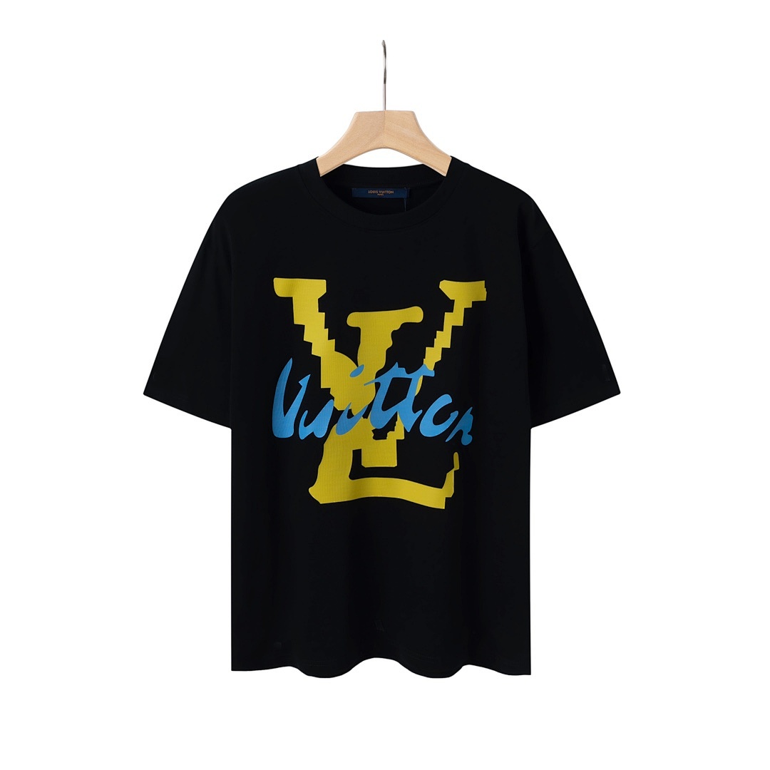 Louis Vuitton T-Shirt Style 492 detail view 1