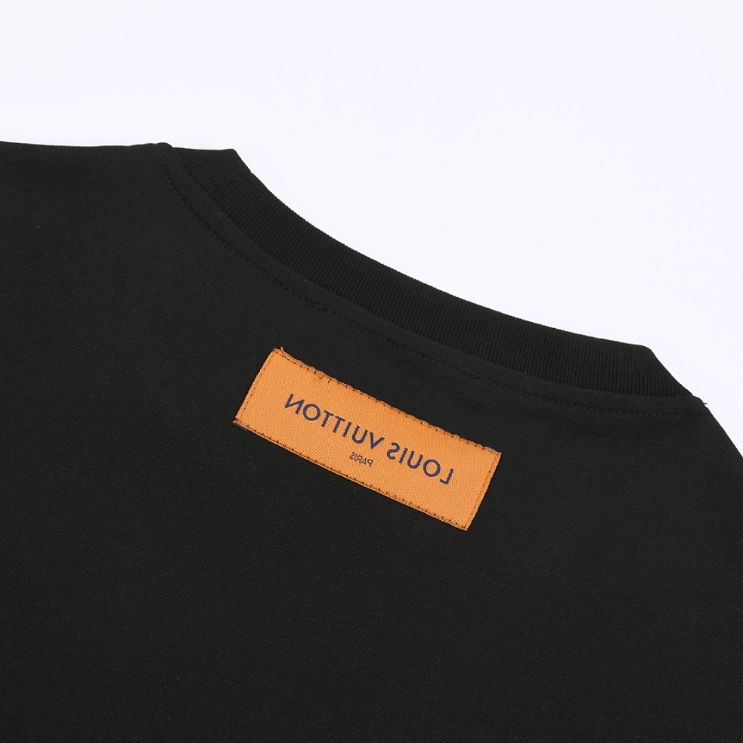Louis Vuitton T-Shirt Style 504 detail view 4