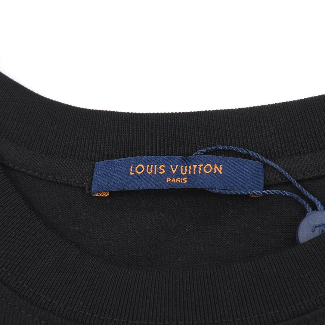 Louis Vuitton T-Shirt Style 508 detail view 2