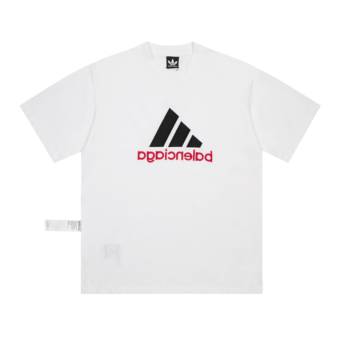 Balenciaga T-Shirt Style 628 detail view 1