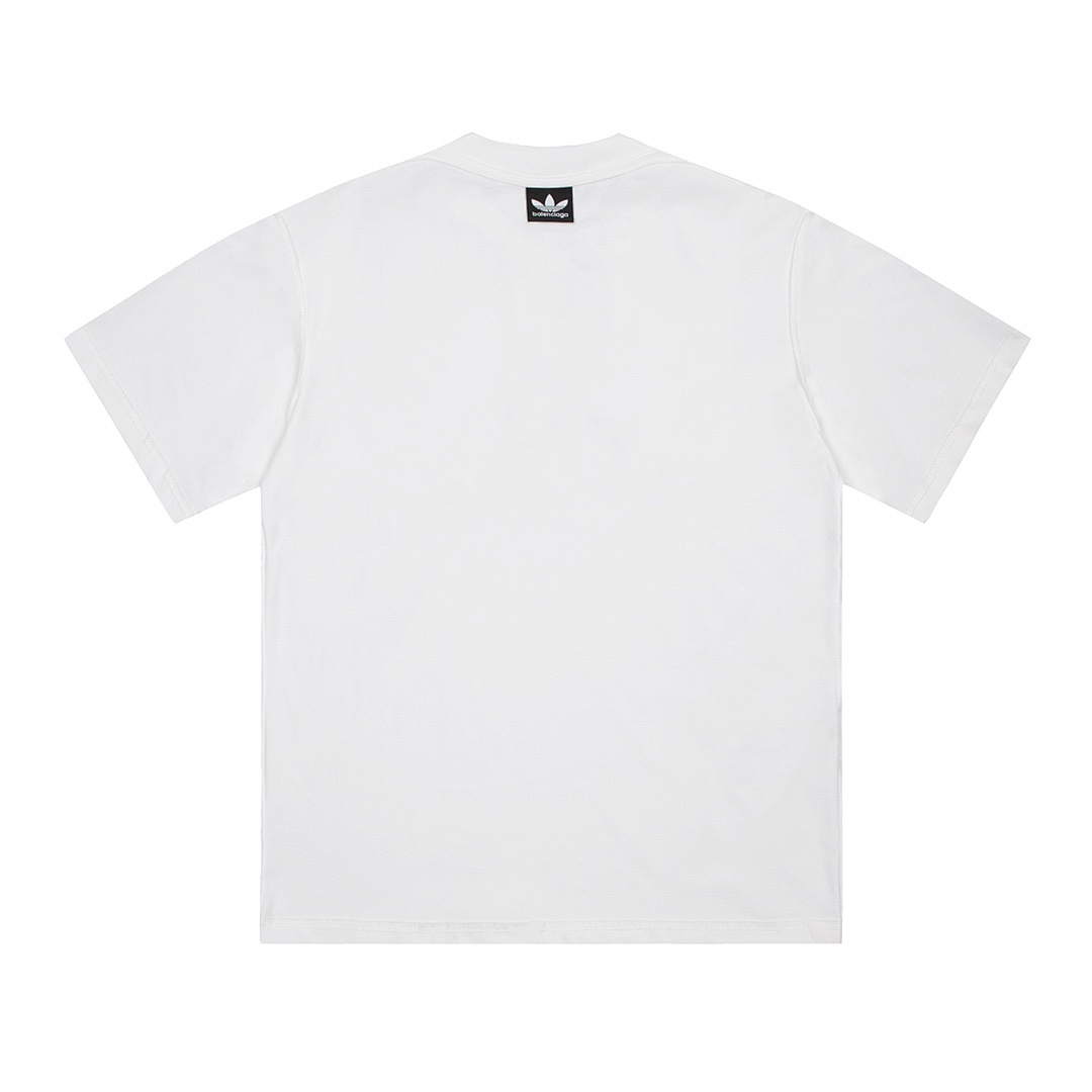 Balenciaga T-Shirt Style 629 detail view 2