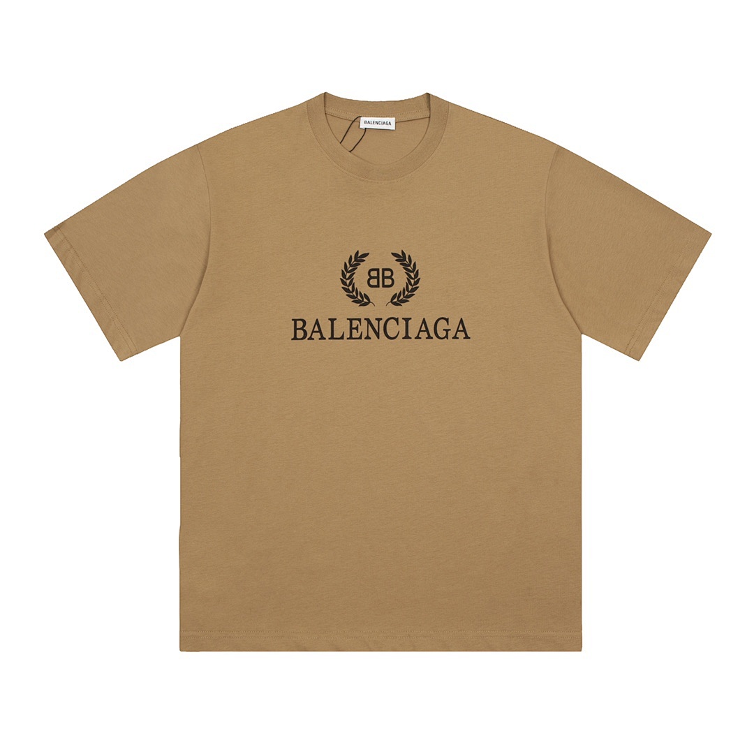 Balenciaga T-Shirt Style 675 main view