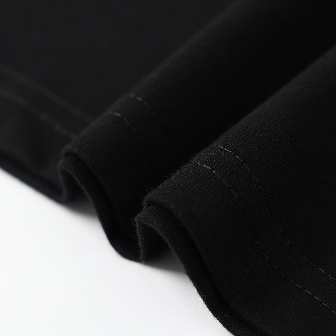 Rhude T-Shirt Style 135 detail view 4