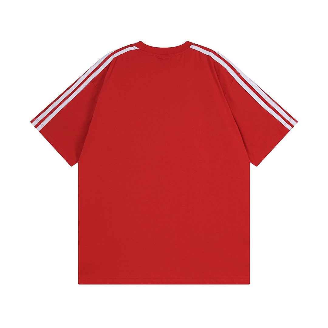 Balenciaga T-Shirt Style 711 detail view 1