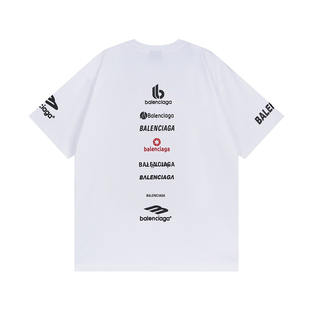 Balenciaga T-Shirt Style 714 detail view 1