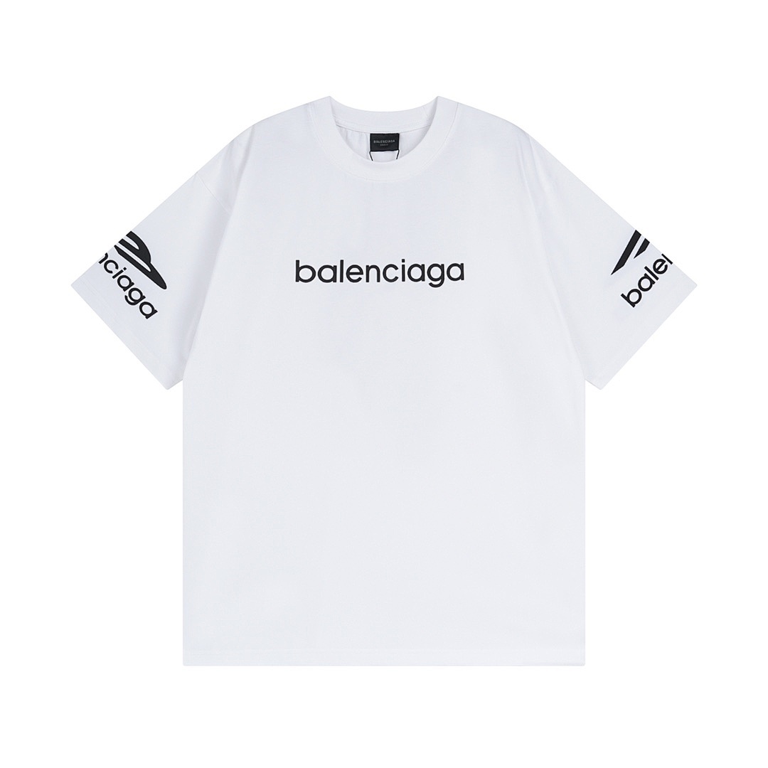 Balenciaga T-Shirt Style 725 detail view 2