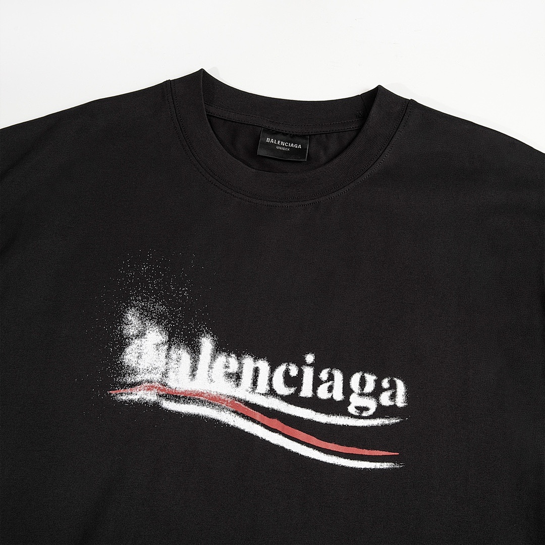 Balenciaga T-Shirt Style 729 detail view 1