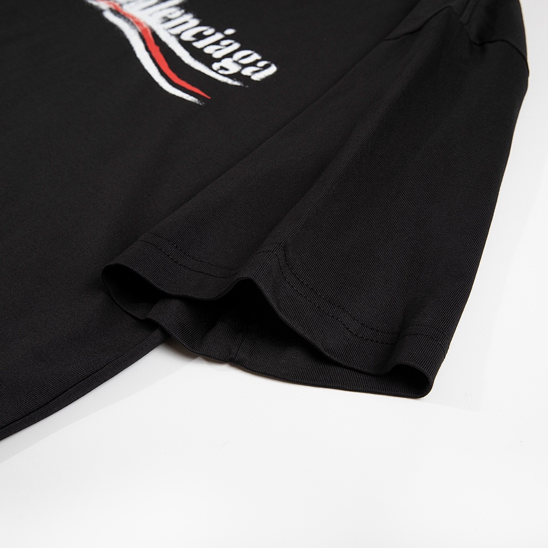 Balenciaga T-Shirt Style 729 detail view 5