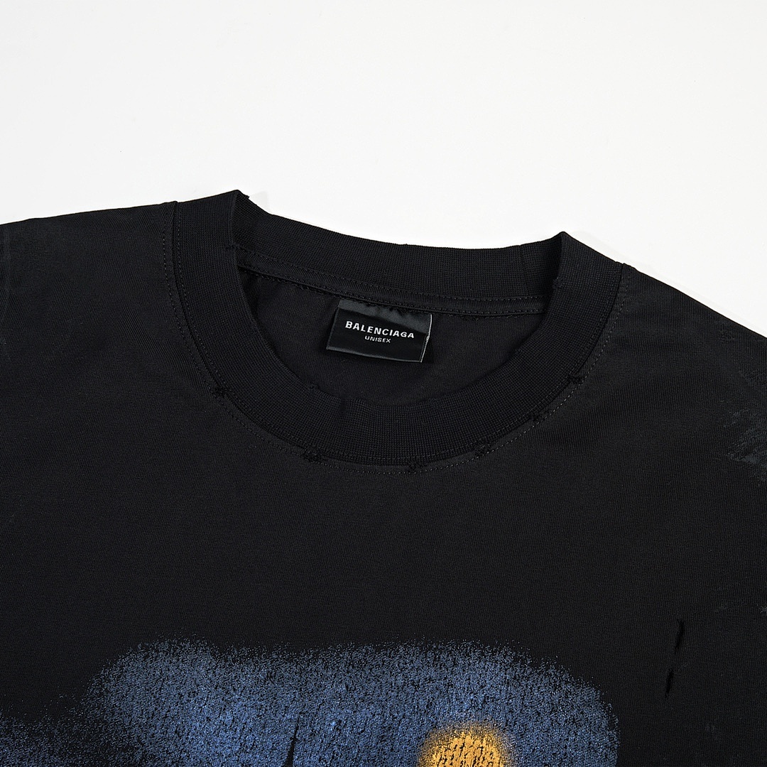 Balenciaga T-Shirt Style 730 detail view 4