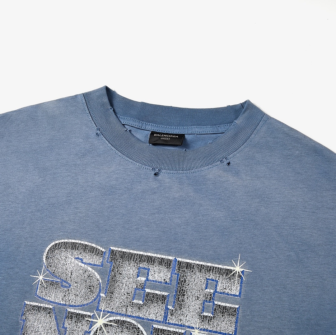 Balenciaga T-Shirt Style 732 detail view 5