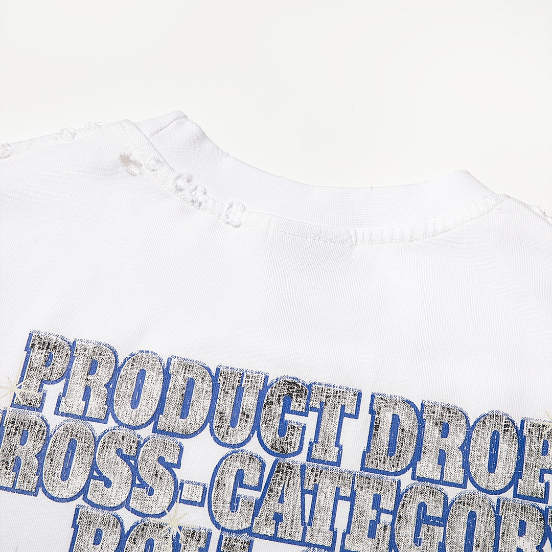 Balenciaga T-Shirt Style 733 detail view 3