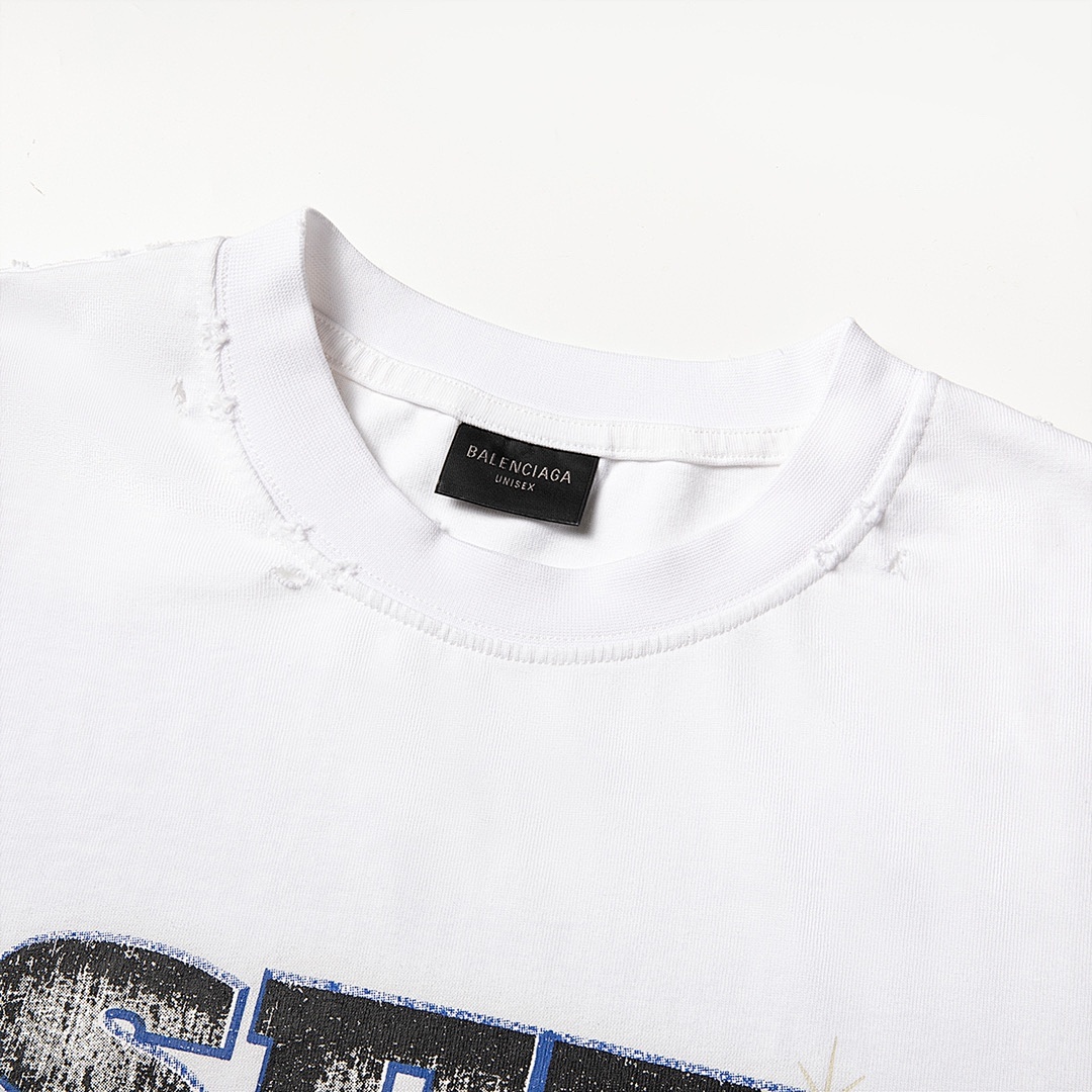 Balenciaga T-Shirt Style 733 detail view 5