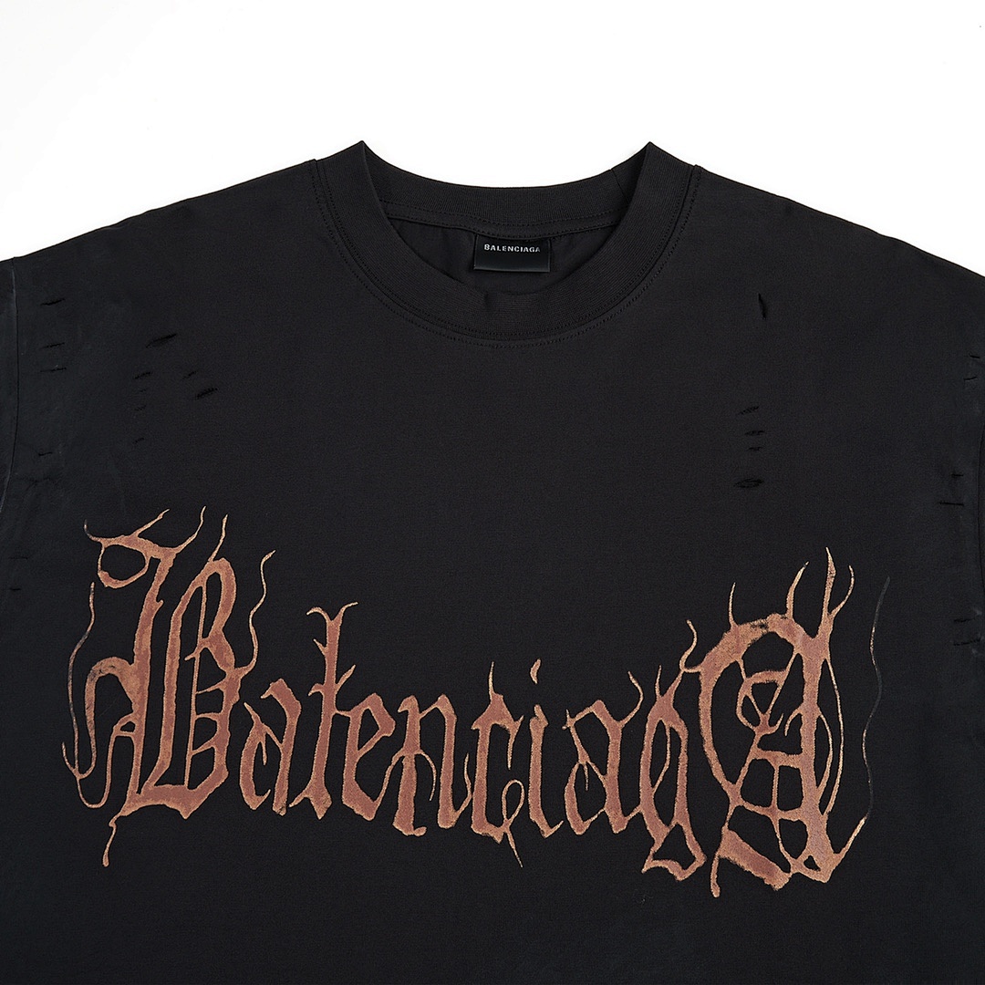 Balenciaga T-Shirt Style 734 detail view 5