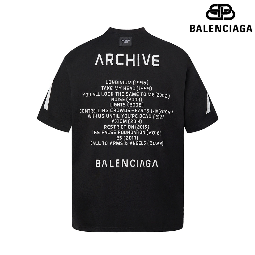 Balenciaga T-Shirt Style 738 detail view 6