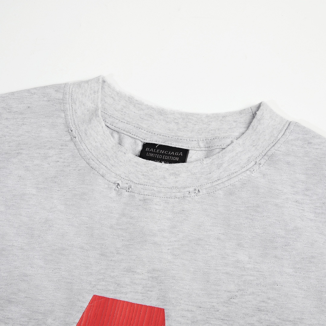 Balenciaga T-Shirt Style 739 detail view 5