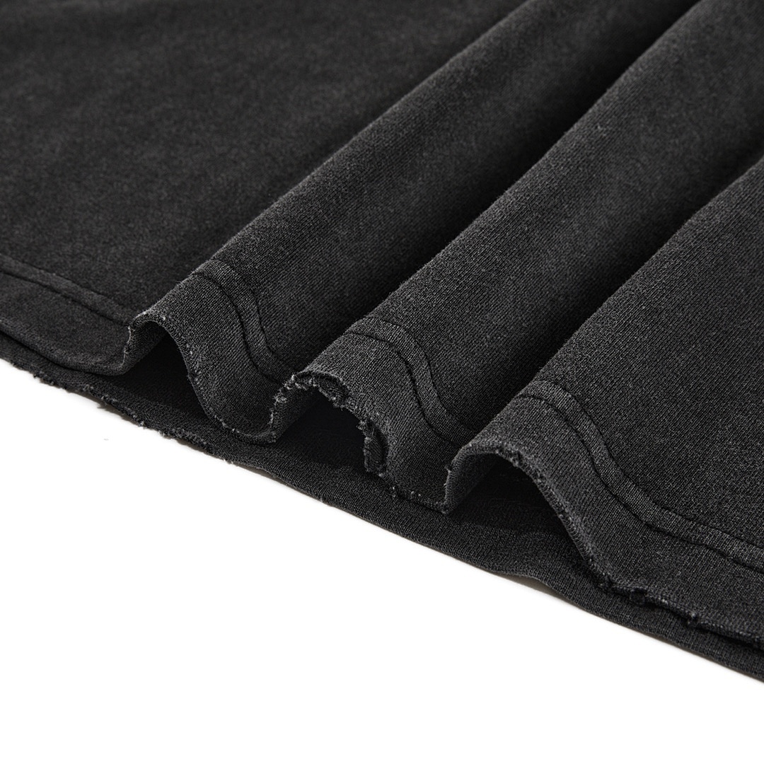 Balenciaga T-Shirt Style 740 detail view 5