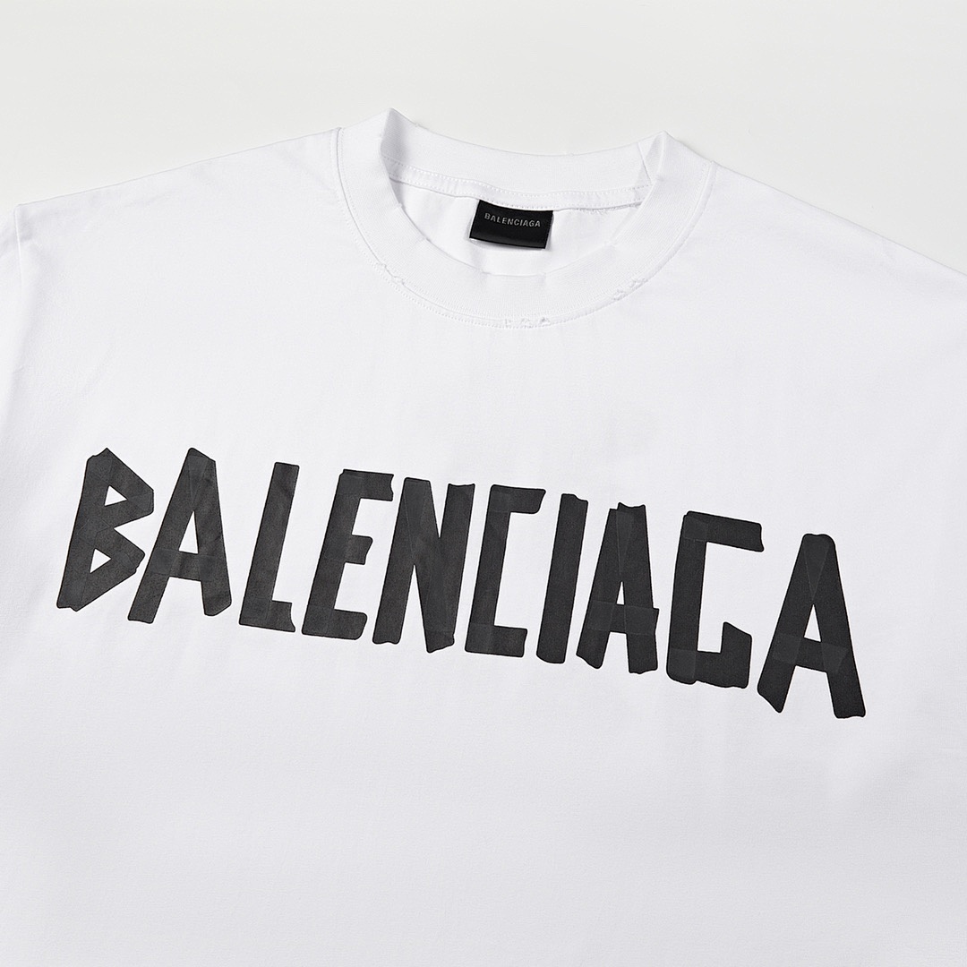 Balenciaga T-Shirt Style 741 detail view 4