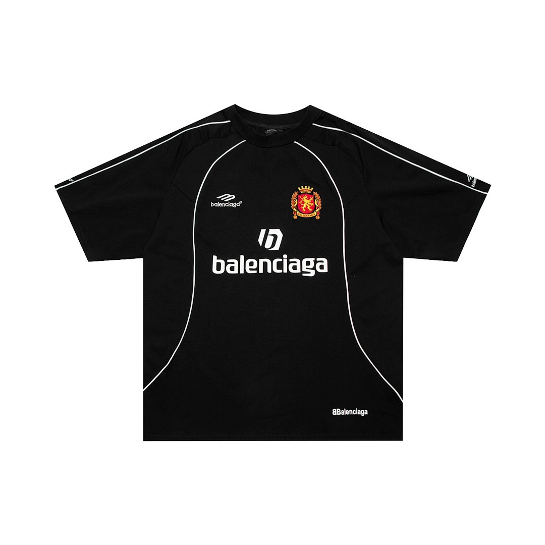 Balenciaga T-Shirt Style 793 detail view 1