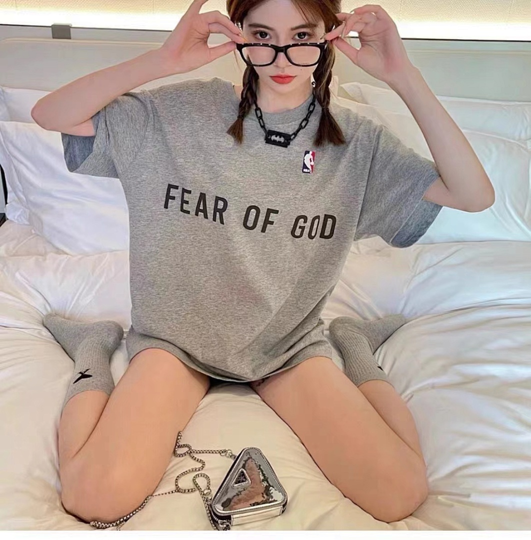 Fear of God T-Shirt Style 069 detail view 2