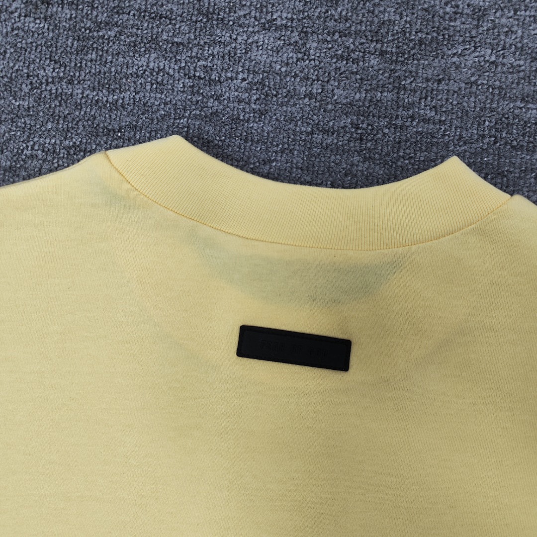 Fear of God T-Shirt Style 070 detail view 2