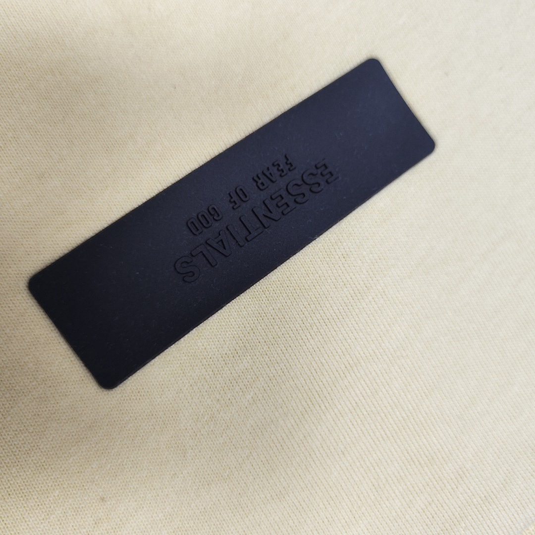 Fear of God T-Shirt Style 070 detail view 5