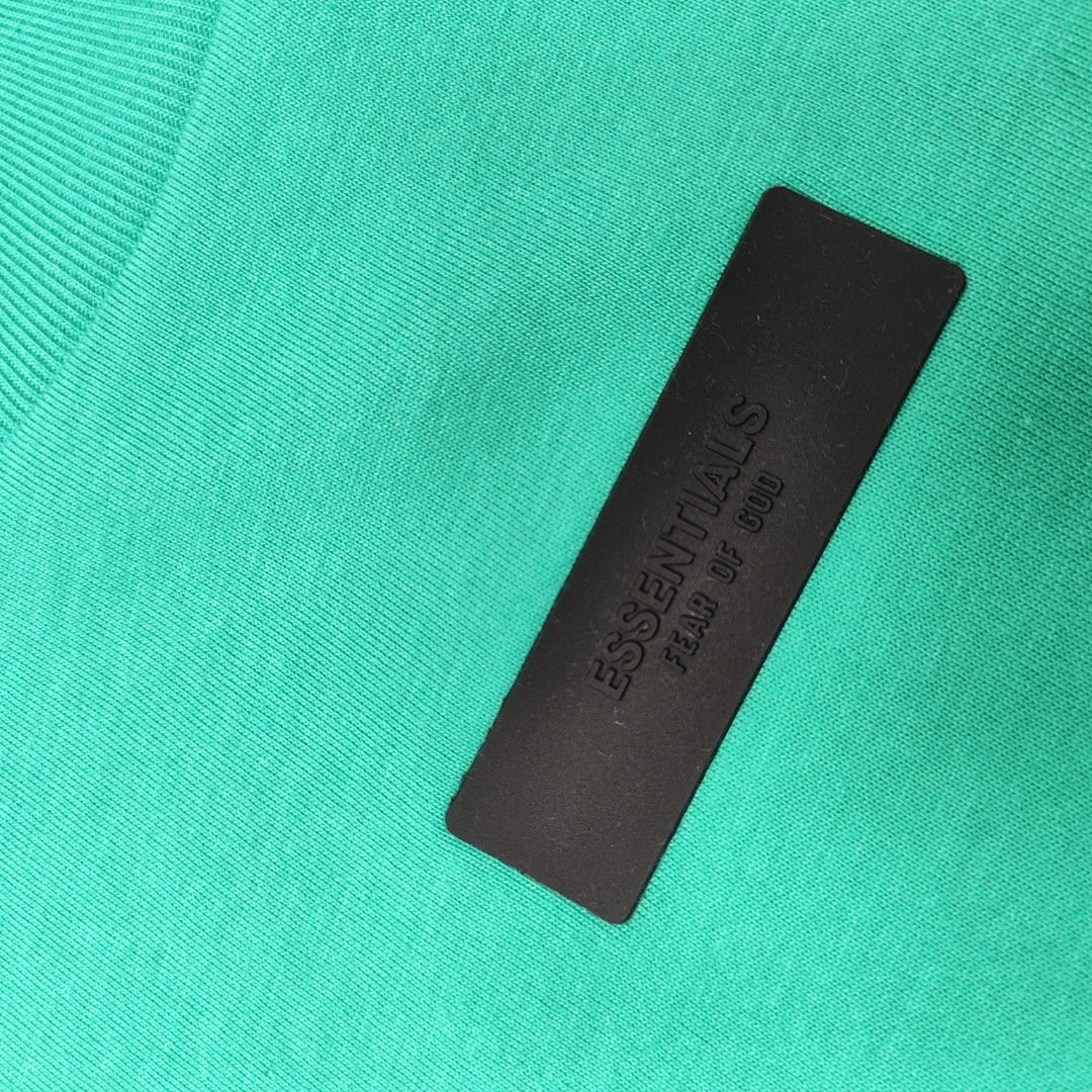 Fear of God T-Shirt Style 071 detail view 1