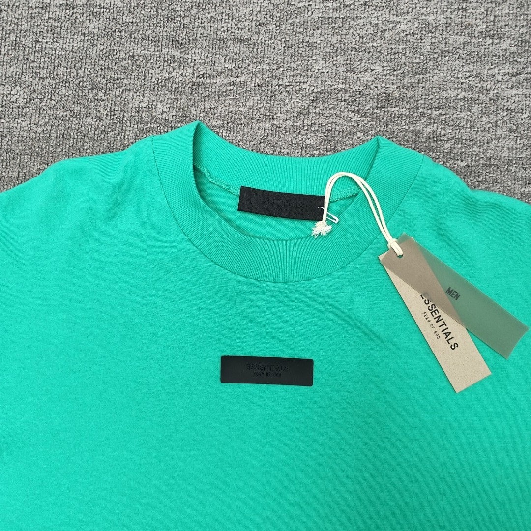 Fear of God T-Shirt Style 071 detail view 2