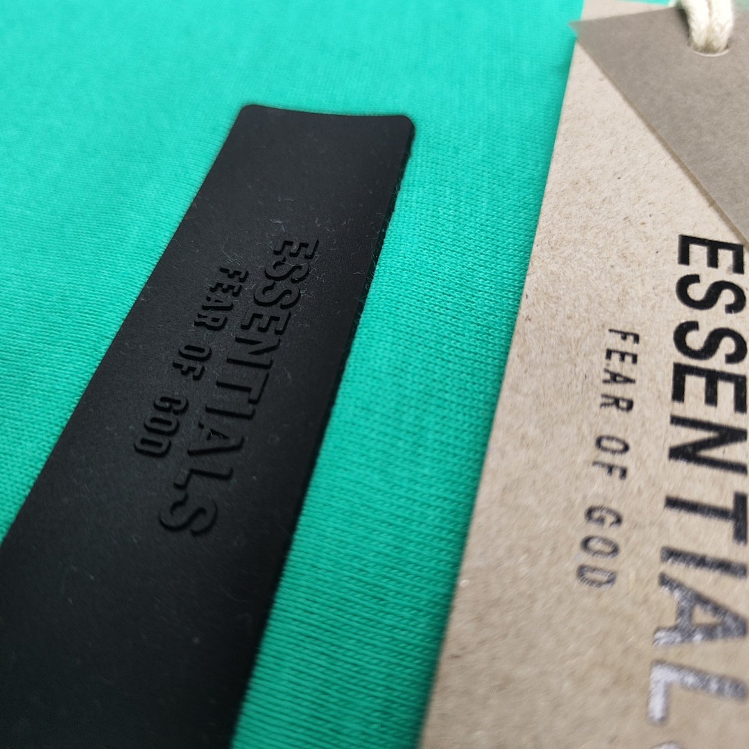Fear of God T-Shirt Style 071 detail view 5