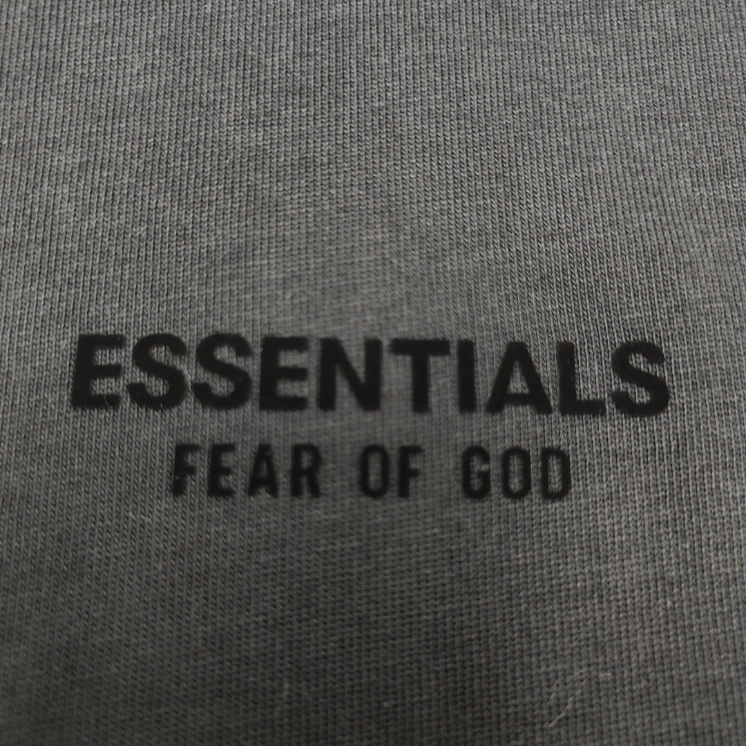 Fear of God T-Shirt Style 072 detail view 2