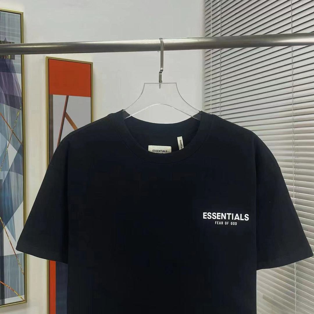 Fear of God T-Shirt Style 075 detail view 5