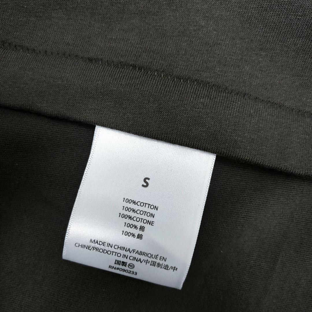 Fear of God T-Shirt Style 078 detail view 1
