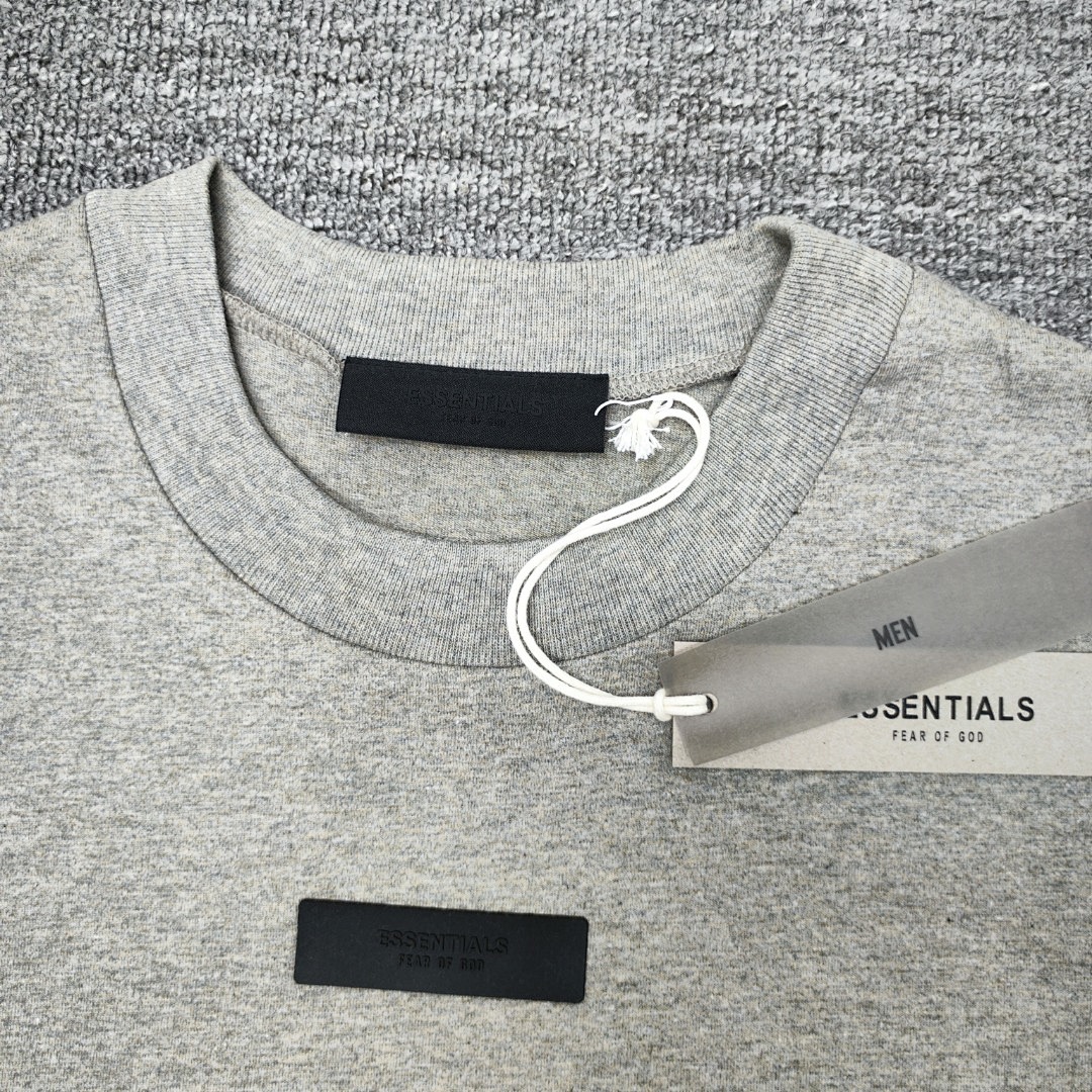 Fear of God T-Shirt Style 079 detail view 1