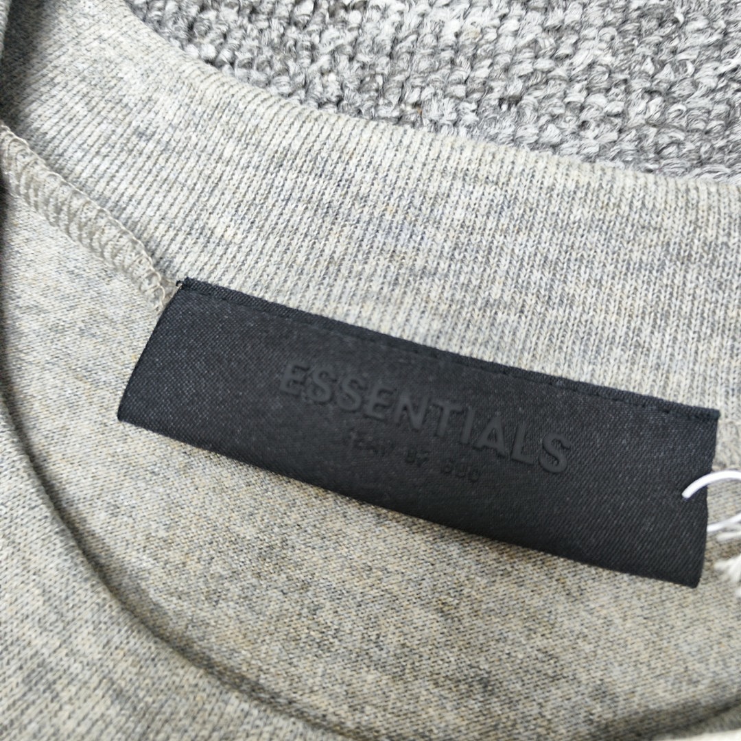 Fear of God T-Shirt Style 079 detail view 3
