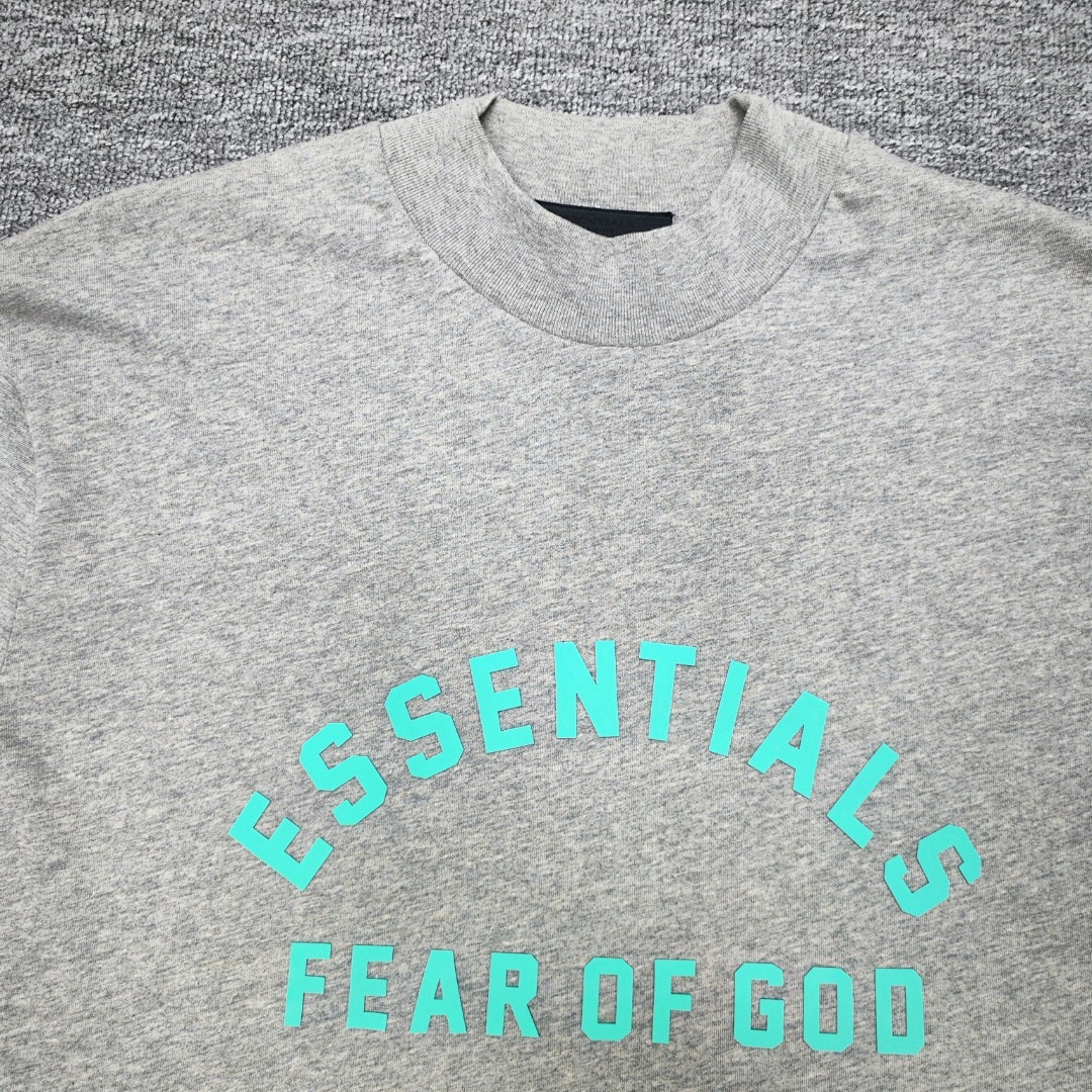 Fear of God T-Shirt Style 082 detail view 2