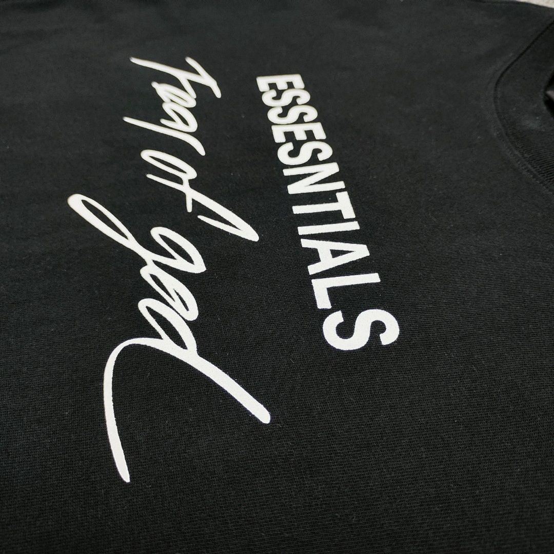 Fear of God T-Shirt Style 083 detail view 2