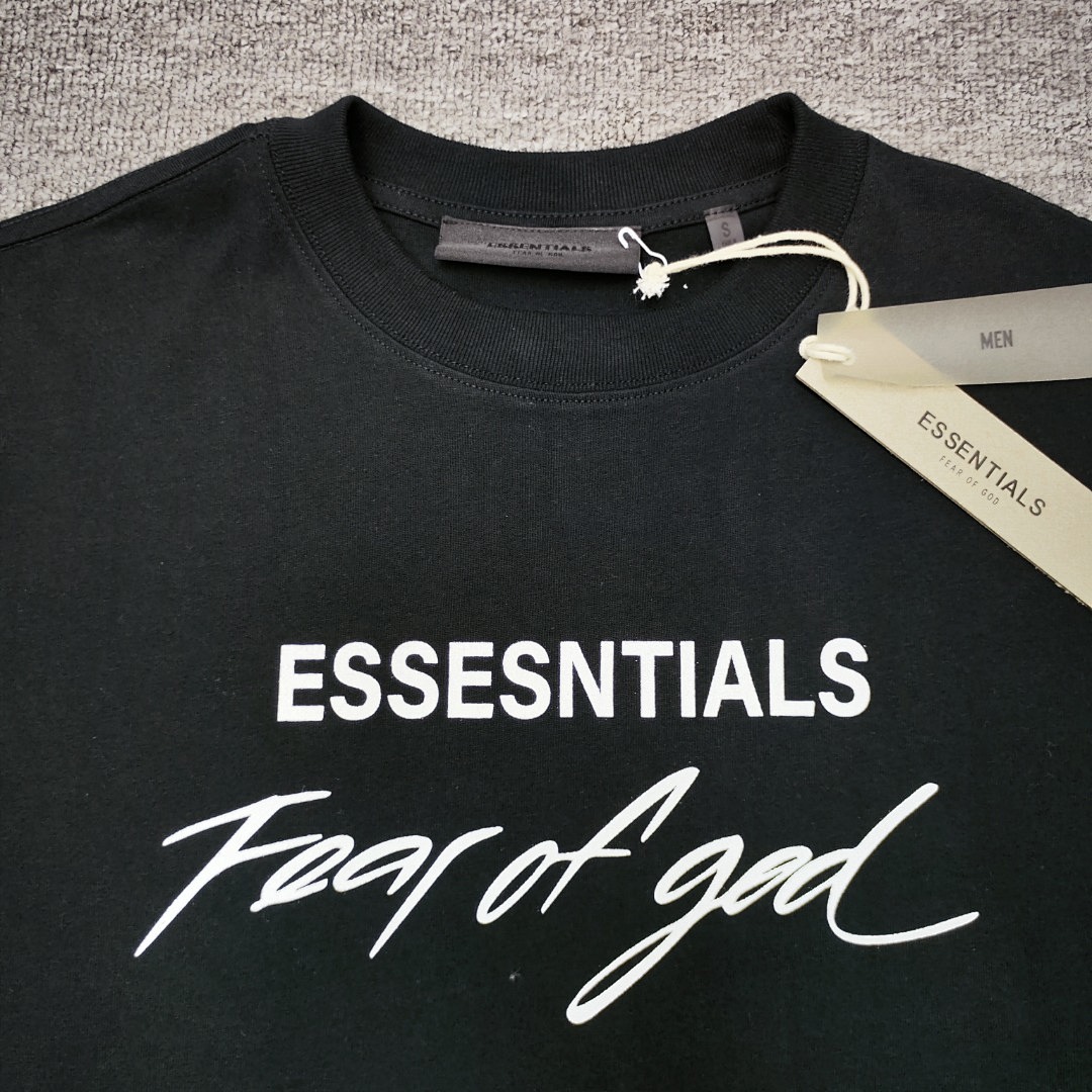 Fear of God T-Shirt Style 083 detail view 3