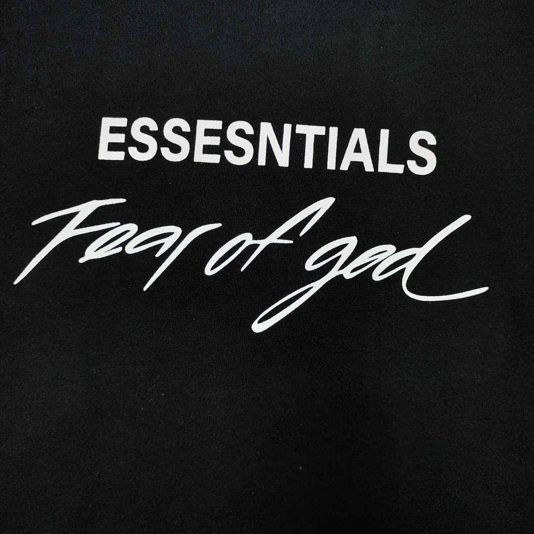 Fear of God T-Shirt Style 083 detail view 6