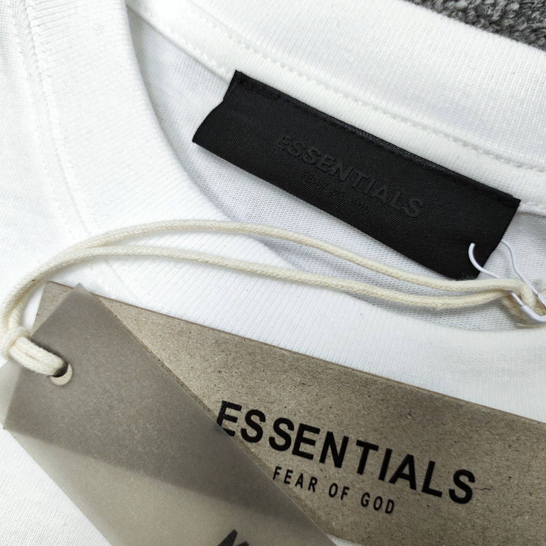 Fear of God T-Shirt Style 084 detail view 2