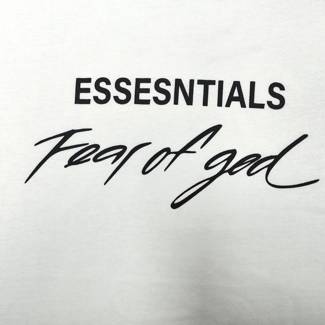 Fear of God T-Shirt Style 084 detail view 4