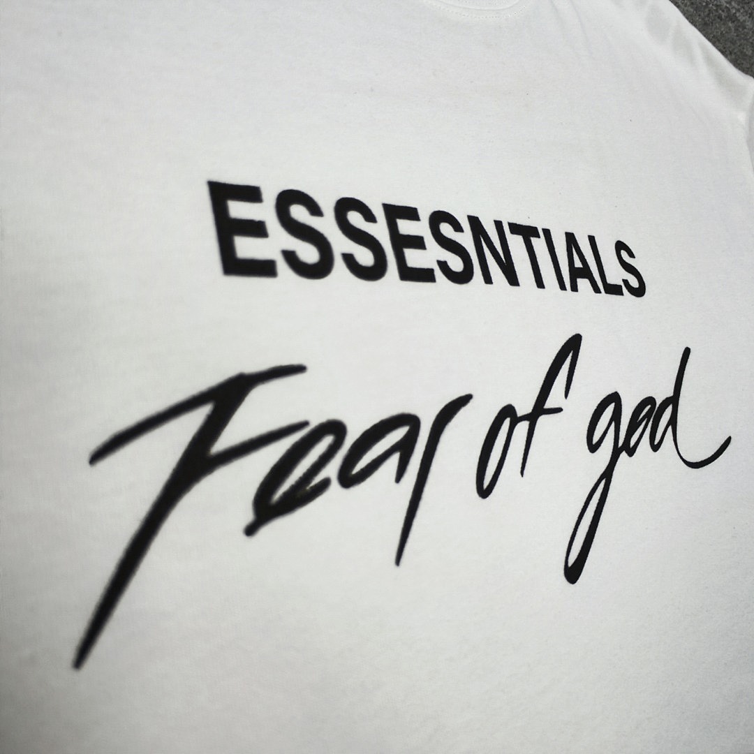 Fear of God T-Shirt Style 084 detail view 5