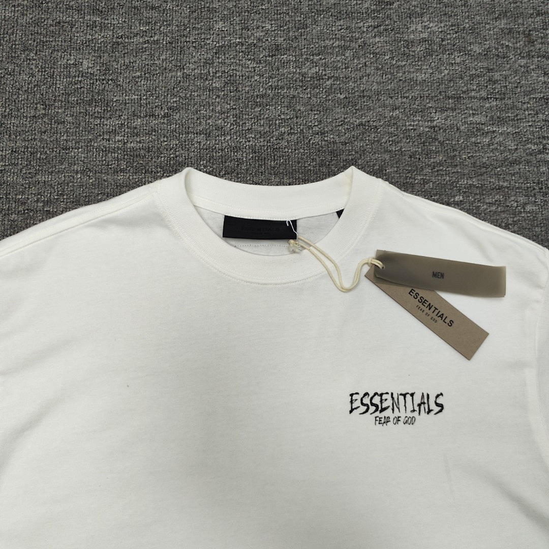Fear of God T-Shirt Style 085 detail view 1