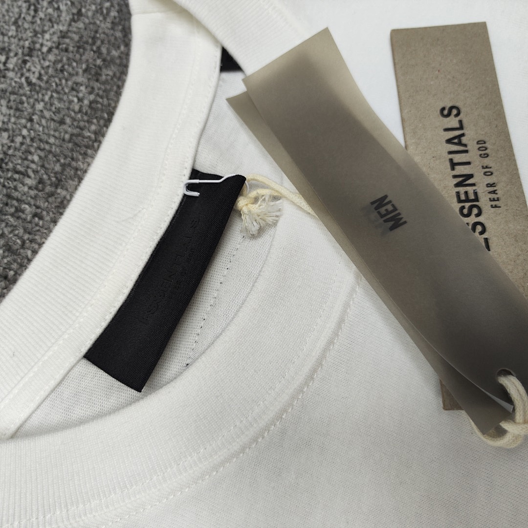 Fear of God T-Shirt Style 085 detail view 2