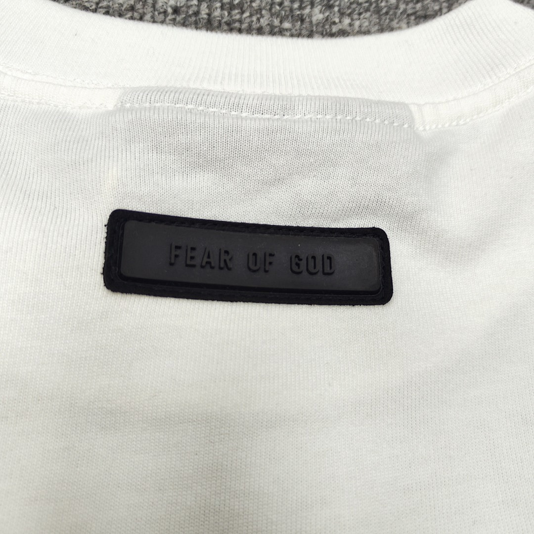 Fear of God T-Shirt Style 085 detail view 3