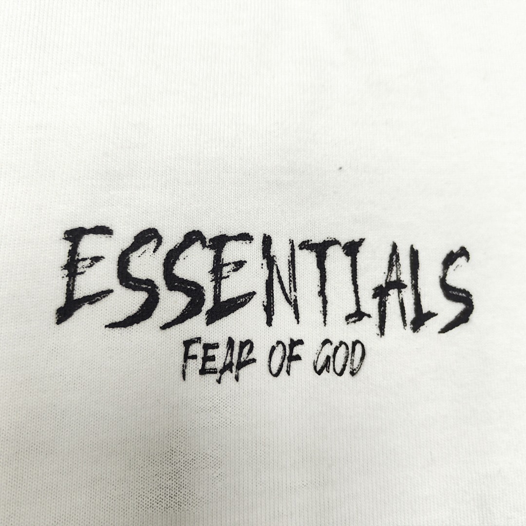 Fear of God T-Shirt Style 085 detail view 4