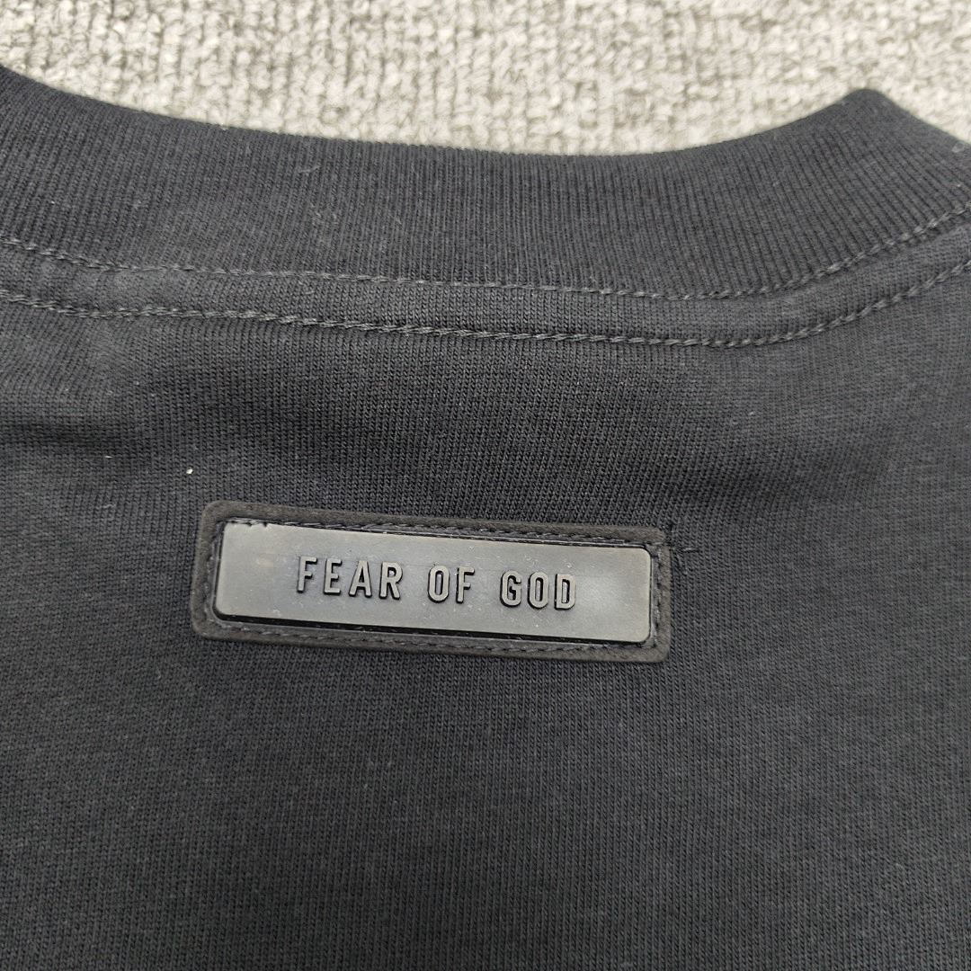Fear of God T-Shirt Style 086 detail view 1