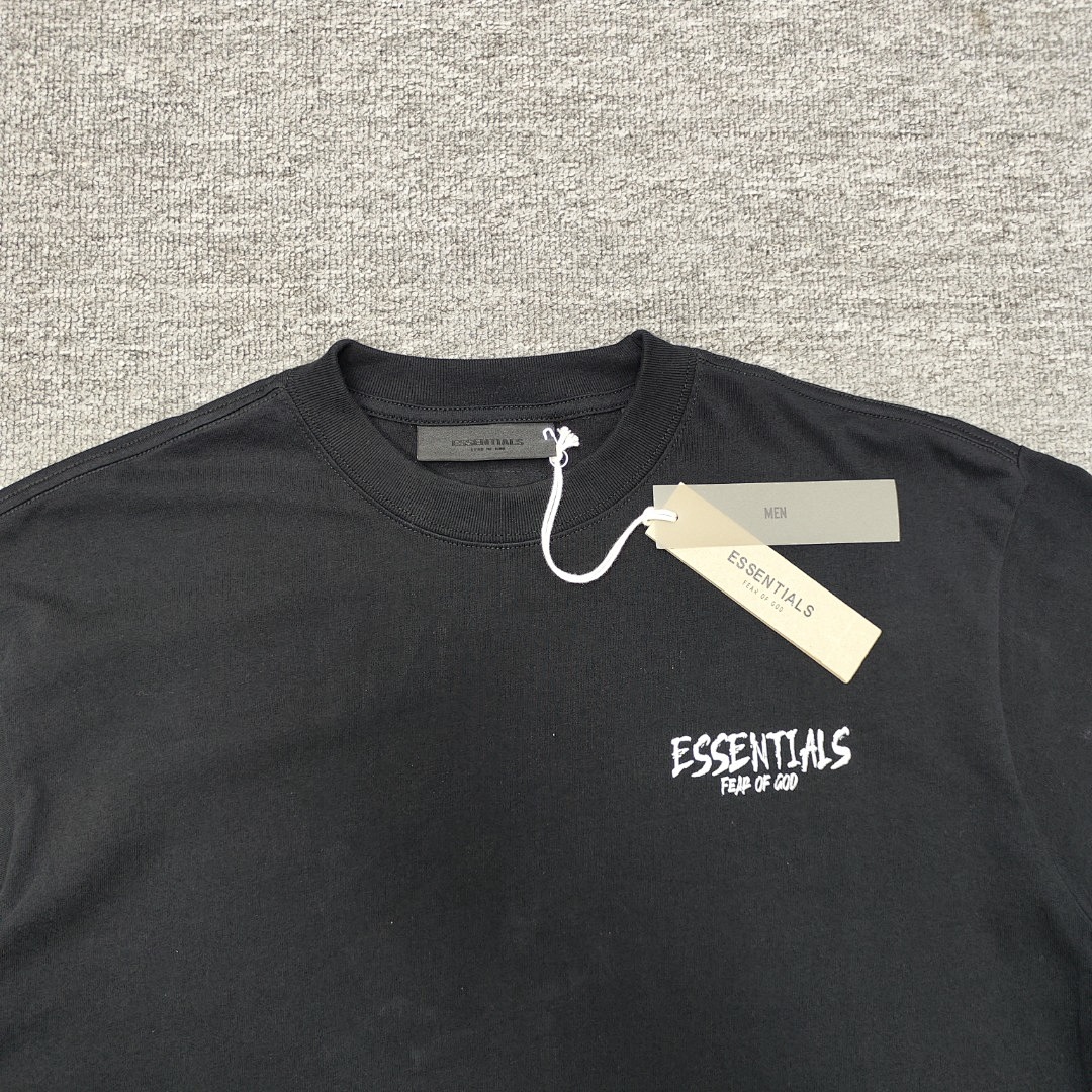 Fear of God T-Shirt Style 086 detail view 2