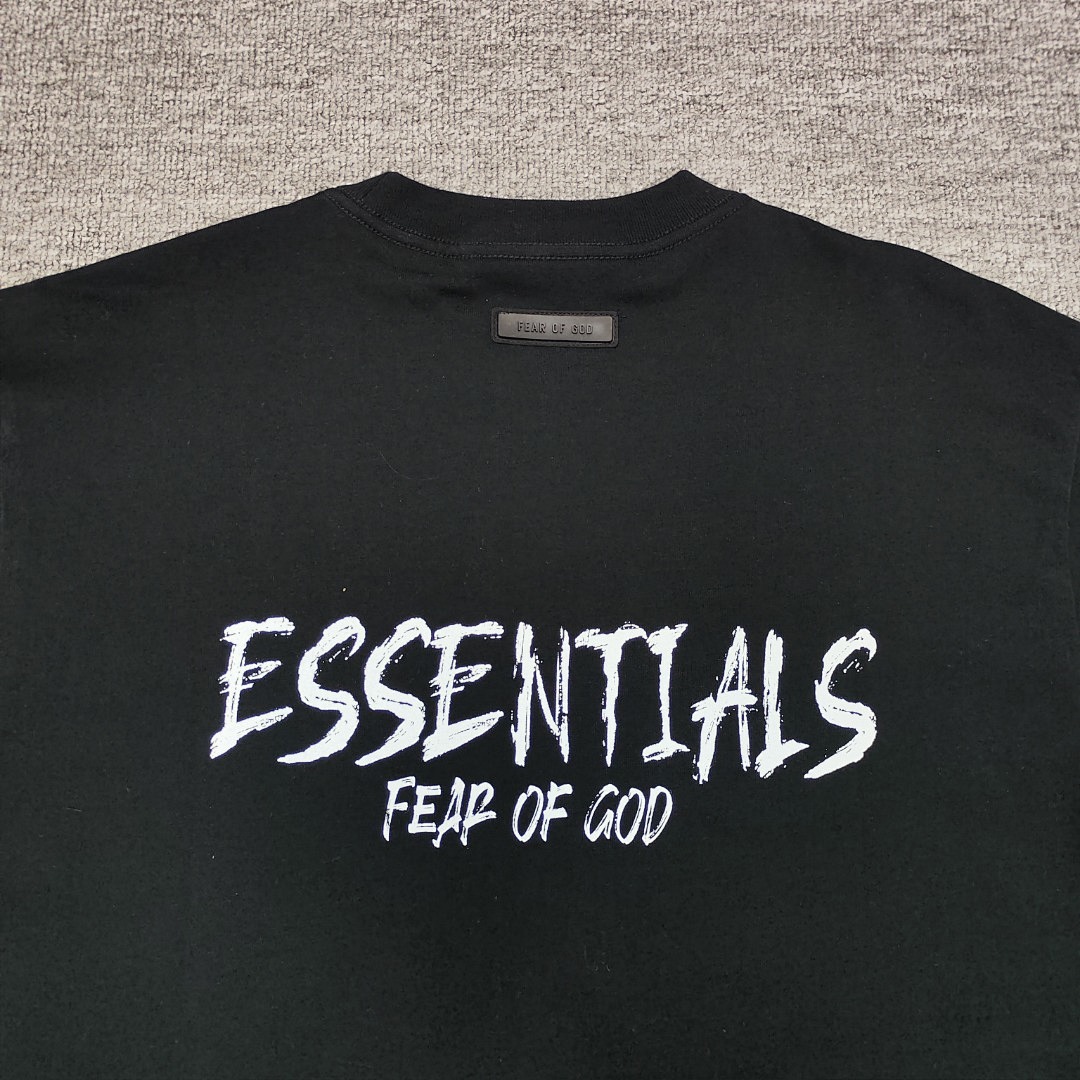 Fear of God T-Shirt Style 086 detail view 5